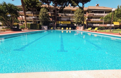 Gava Apartment | Apartamento de playa en Gava Mar con piscina