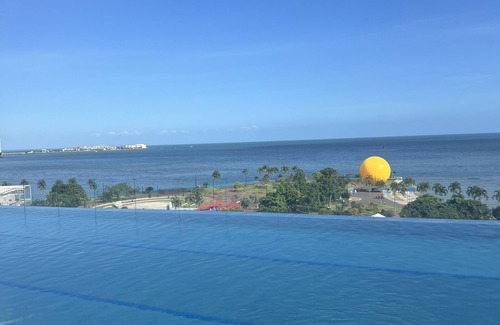 Calidonia Apartment | Apartamento Frente al mar en Ave. Balboa con Piscina Infinita