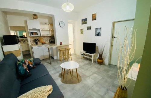 San Pedro Apartment | Apartamento San Eloy con Patio Privado