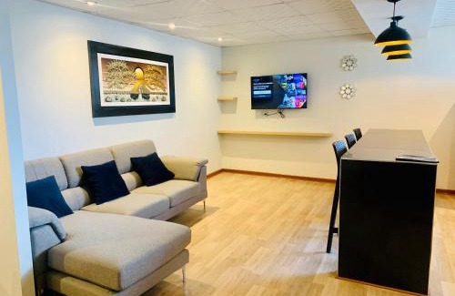 El Tambo Apartment | Apartamentos WANCA SUITES para 4, 5 y 6 huéspedes cochera muy cerca al Centro