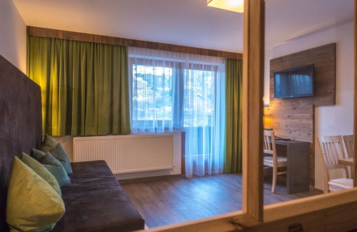 Fuegen Hotel | ApartHotel Central GmbH