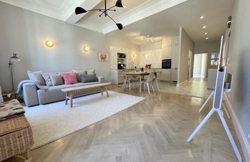 Old Town Apartment | ApartHotel Riviera - Le Balcon du GRAND ALEXANDRE - Amazing 3 berdooms - Old Town Promenade des Anglais