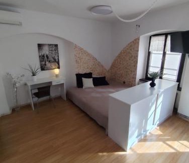 Jindrichuv Hradec Apartment | Apartmán u Zámku Jindřichův Hradec pro 2-4 osoby