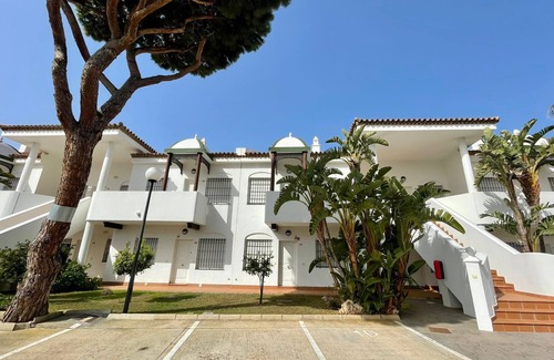 Poblado de Sancti Petri Apartment | Apartment Castillo de Mar, pool and parking