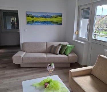 Predjama Apartment | Apartma LONČAR