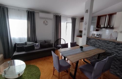 Zrnovnica Apartment | Apartman Olga