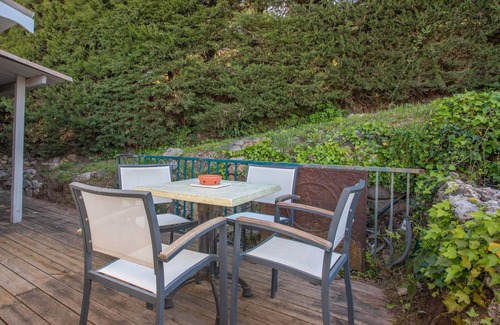 Les Adrets-de-l'Esterel Apartment | Apartment 'Chalet De Charme' with Mountain View, Wi-Fi and Air Conditioning