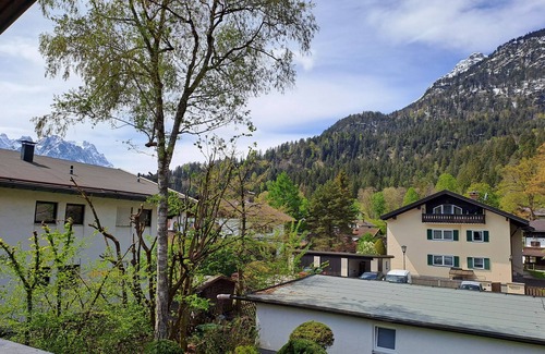 Sonnenbichl Apartment | Apartment 'Kramer' with Mountain View, Balcony and Wi-Fi