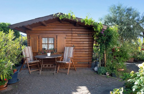 Sasbach am Kaiserstuhl Apartment | Apartment 'Burger' with Shared Garden and Wi-Fi