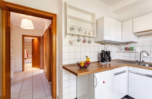 Schmallenberg Apartment | Apartment 'Sauerlandblick' with Mountain View, Private Terrace and Wi-Fi