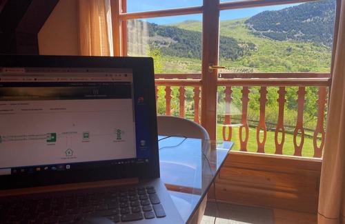 Taull Apartment | Apartment with Wiffi and bedding, all equipped and at the foot of the ski slopes