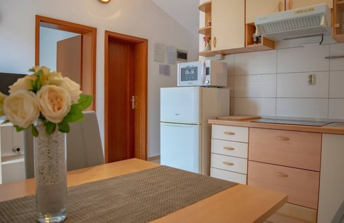 Stomorska Apartment | Apartments Daira (102041-A3) - Stomorska - island Solta