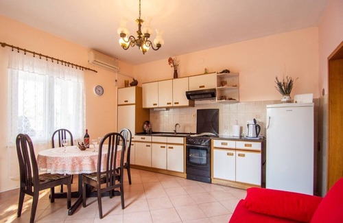 Stomorska Apartment | Apartments Mari (102711-A1) - Stomorska - island Solta