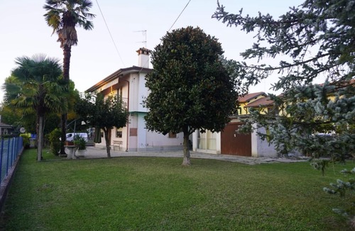 Rivarotta Apartment | Apartment 'Oliva's House' with Private Garden, Wi-Fi and Air Conditioning