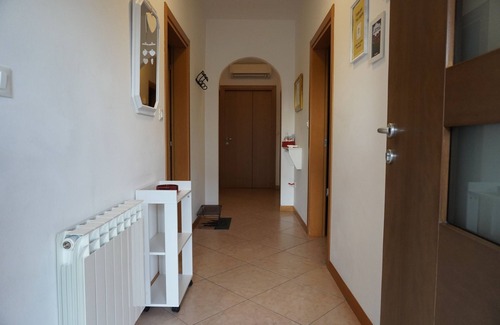 Rivarotta Apartment | Apartment 'Oliva's House' with Private Garden, Wi-Fi and Air Conditioning