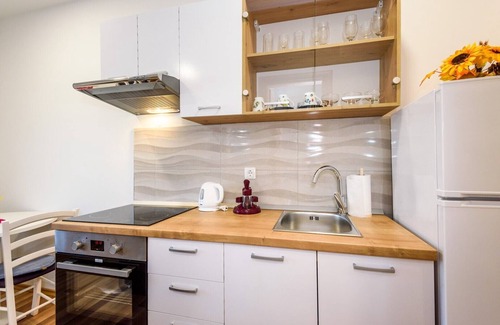 Ploce Apartment | Apartment Đego near Ploče, riverfront, parking