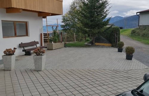 Oberperfuss Apartment | Apartment #1 in Haus Sophia with a unique view (DG)