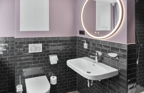 Lueneburg Apartment | Apartment 2 Plum