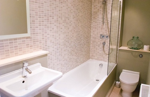 Norwich Cottage | Apartment 2 | York Terrace - Walking Distance to Norwich City Centre!