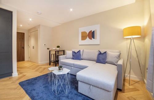 York Cottage | Apartment 5 Hudson Quarter Luxury Apartments - sleeps 4 guests in 1 bedroom