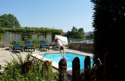 Ibero Cottage | Apartment (6+3 pax) with views of the river and pool. 10 minutes from Pamplona.