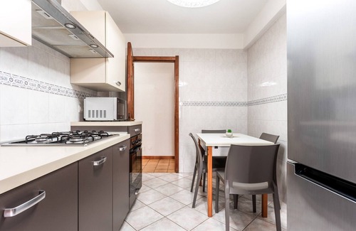 Province of Cagliari Apartment | Apartment 'A 10 Minuti Dal Mare' with Shared Terrace, Wi-Fi and Air Conditioning