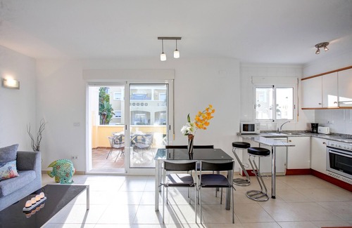 Denia Apartment | Apartment "Albatross" close to the Sea with Shared Pool & Wi-Fi