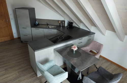 Neuffen Apartment | Apartment Albblick Neuffen - bright, modern, cozy, ideal for 2-3 persons