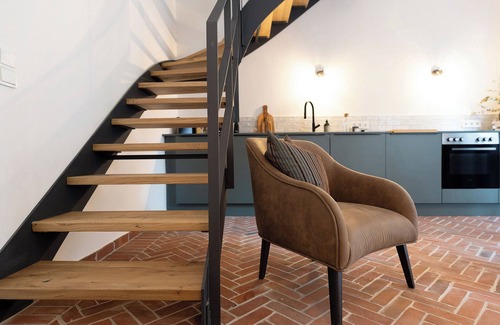 Gleisweiler Apartment | Apartment "Altes Pfarrhaus - das Kelterhaus" with Shared Terrace & Wi-Fi