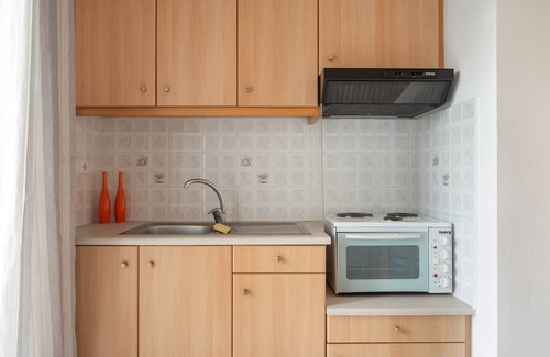Lixouri Apartment | Apartment 'Anna's House 4 Lixouri Kefalonia' with Sea View and Air Conditioning