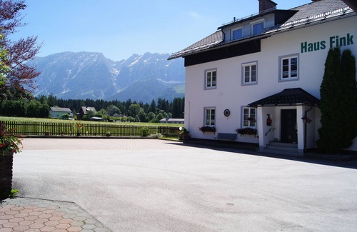 Thorl Apartment | Apartment avalanche stone