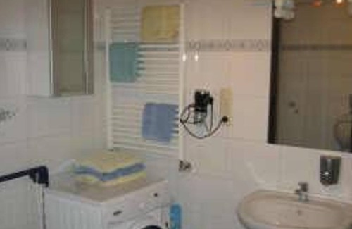 Lofer Apartment | Apartment B, bath, toilet, 1 bed room - Haus Dornach, Schmiderer