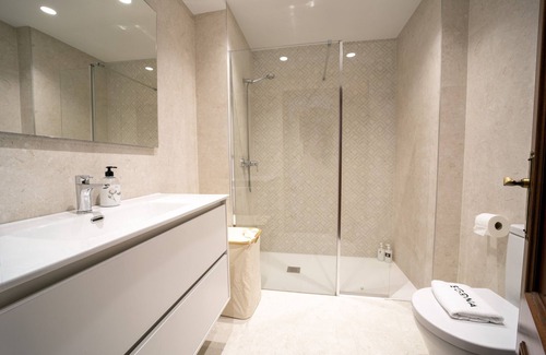 Zarautz Apartment | Apartment Bañeru 1 - House in the centre of Zarautz, 1 min. from the beach by Egona