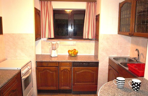 Popovici Apartment | APARTMENT BAULE WITH POOL