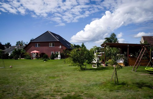 Fuhlendorf Apartment | Apartment 'Bella' with Shared Garden and Wi-Fi