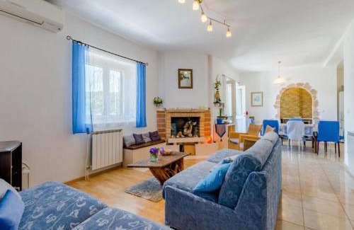 Postira Villa | Apartment Blue Oasis - Three Bedroom Apartment ST