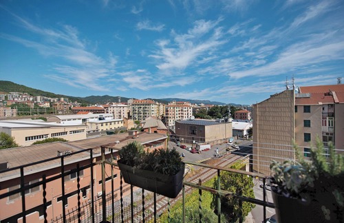 Savona Apartment | Apartment 'Casa Alba La Casa Delle Coccole' with Sea View, Wi-Fi and Air Conditioning