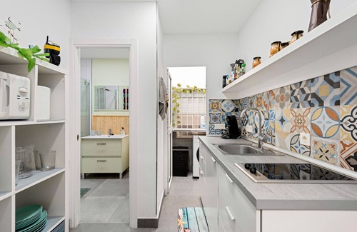 Pedregalejo Apartment | Apartment 'Casa Playa 3 Dormitorios' with Sea View, Wi-Fi and Air Conditioning