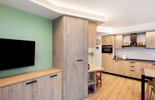 Isolaccia Apartment | Apartment 'Chalet Emma Isolaccia' with Mountain View, Private Terrace and Wi-Fi
