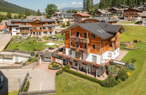 Sesto Apartment | Apartment 'Chalet Rudana A for 2 People' with Mountain View, Private Terrace and Wi-Fi