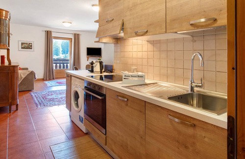 Isolaccia Apartment | Apartment 'Cima De' Piazzi' with Mountain View, Balcony and Wi-Fi