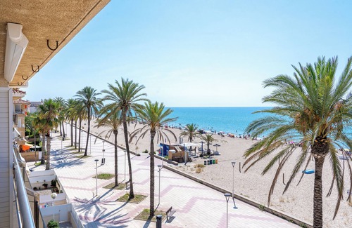 El Vendrell Apartment | Apartment "Coral Beach by Pat" with Sea View, Shared Pool & Wi-Fi
