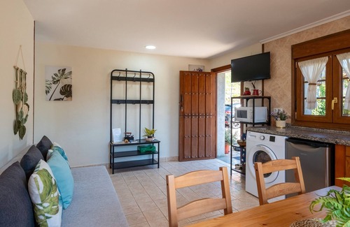Soto de Cangas Apartment | Apartment 'El Portiellu 1' with Private Terrace and Wi-Fi