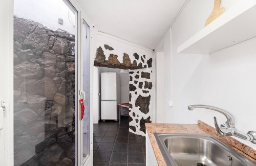 Frontera Apartment | Apartment 'El Submarino C' with Sea View, Shared Terrace and Wi-Fi