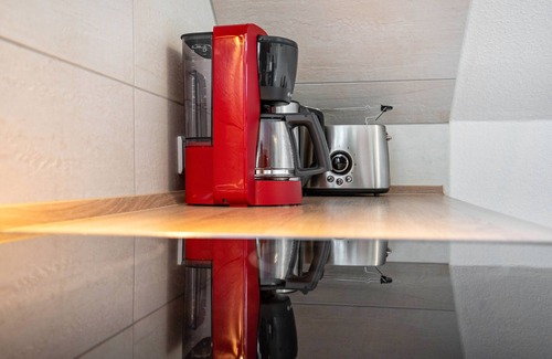 Laboe Apartment | Apartment 'Erlebnisurlaub Laboe' with Lake View, Private Garden and Wi-Fi