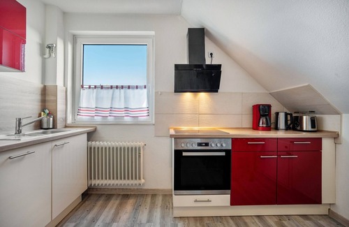 Laboe Apartment | Apartment 'Erlebnisurlaub Laboe' with Lake View, Private Garden and Wi-Fi