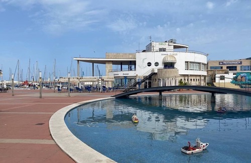 El Grao de Castellon Apartment | Apartment 'Piso El Grao' with Balcony and Wi-Fi
