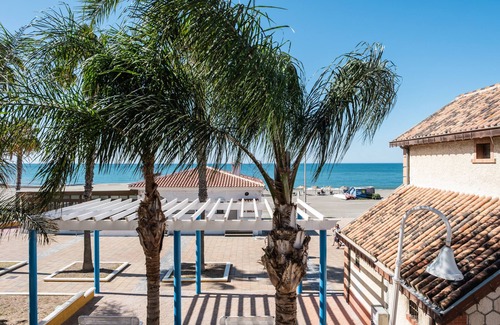 La Cala del Moral Apartment | Apartment 'Apartamento Bellamar' with Sea View and Air Conditioning