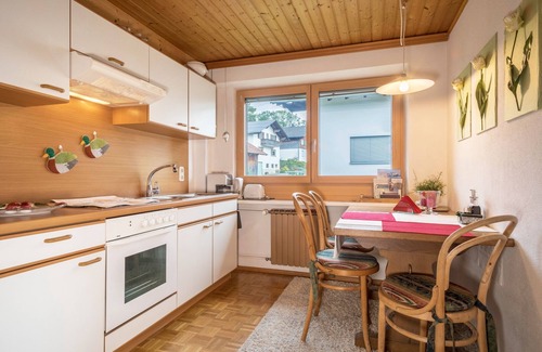 Grossdorf Apartment | Apartment 'Försterhaus Wohnung Obergeschoss' with Mountain View, Shared Garden and Wi-Fi