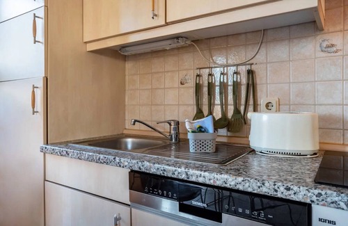 Buschvitz Apartment | Apartment 'Falkenturm' with Lake View, Private Terrace and Wi-Fi